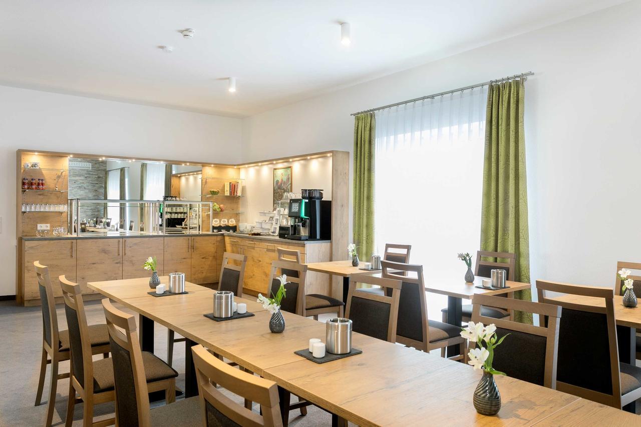 Hotel Kern Garni Walddorf  Екстер'єр фото