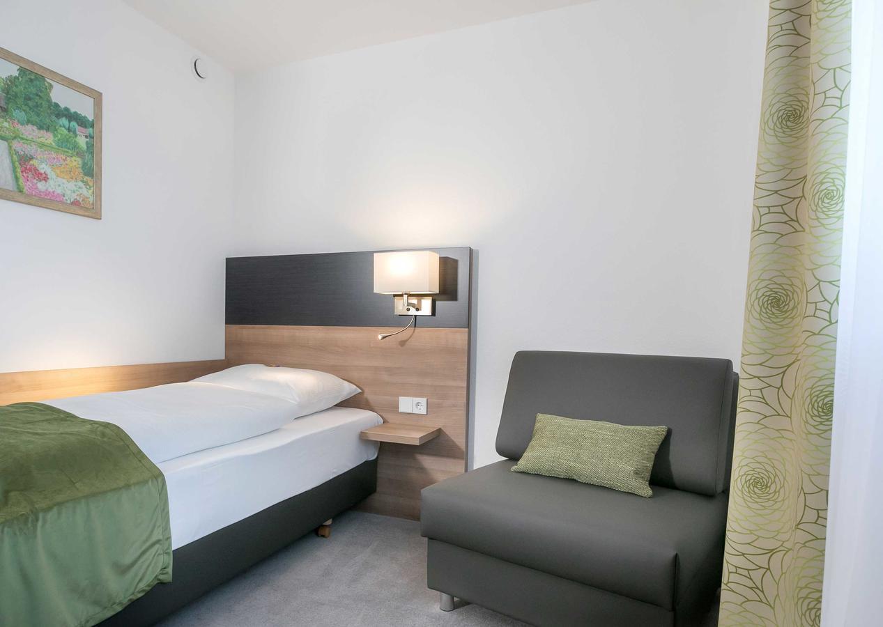 Hotel Kern Garni Walddorf  Екстер'єр фото